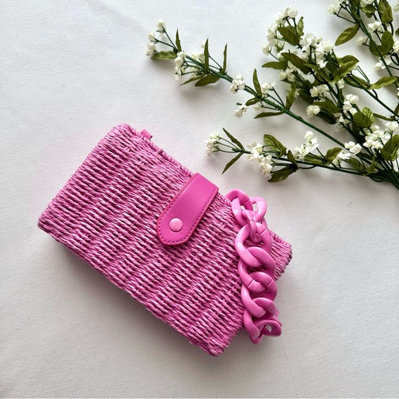 Pink Floral Dress with Matching Woven Bag - Picture 12 of 12